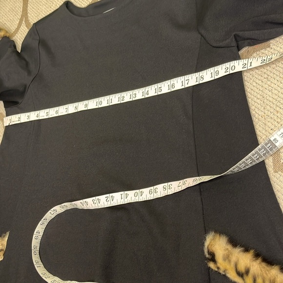 Sara Campbell black short sleeve fur trim cheetah front pockets swing dress - Picture 7 of 17